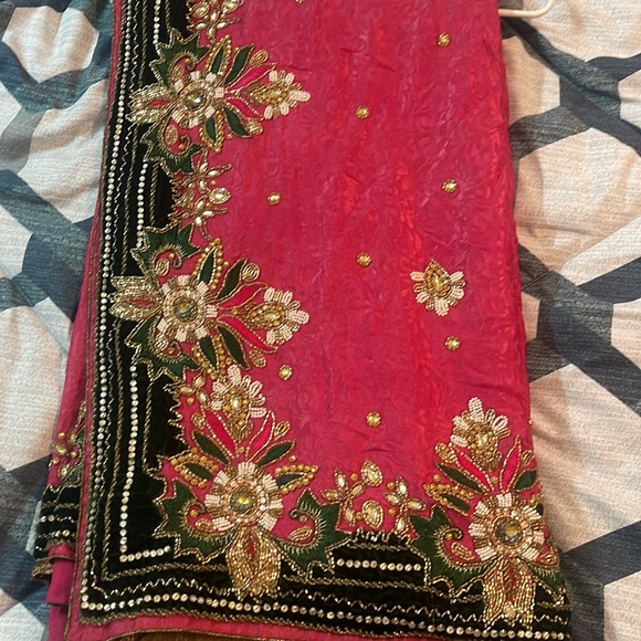 Indian Saree - Picture 1 of 6